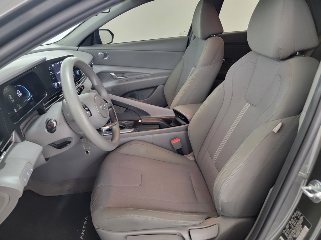 Used 2024 Hyundai Elantra SE FWD image 14