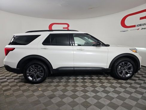 Used 2023 Ford Explorer XLT w/ Equipment Group 202A image 8