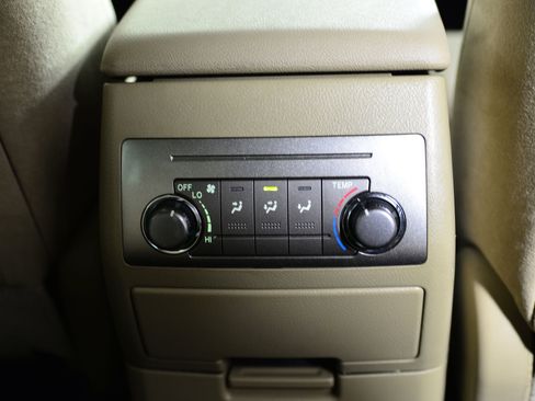 Used 2012 Toyota Highlander FWD image 21