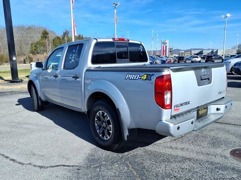 Used 2018 Nissan Frontier PRO-4X image 3