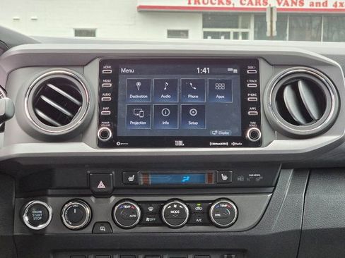 Used 2022 Toyota Tacoma TRD Off-Road w/ TRD Premium Off Road Package image 27