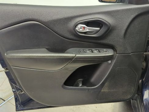 Used 2016 Jeep Cherokee Limited AWD/4WD image 23