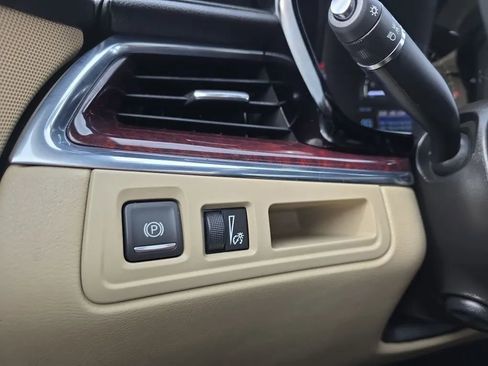 Used 2018 Cadillac XT5 Luxury w/ Driver Awareness Package image 25