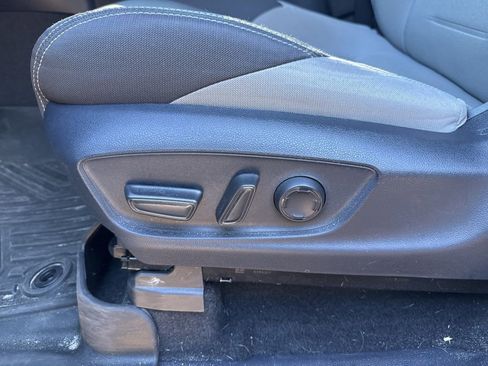 Used 2024 Toyota Tacoma TRD Off-Road image 8