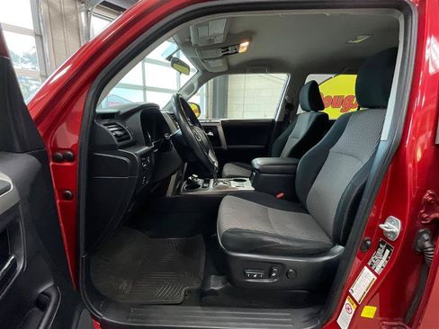 Used 2014 Toyota 4Runner SR5 AWD/4WD image 11
