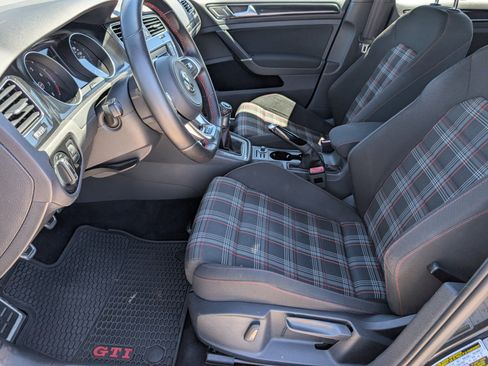 Used 2017 Volkswagen GTI 4-Door FWD image 9