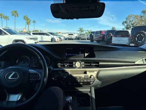 Used 2018 Lexus ES 350 image 9