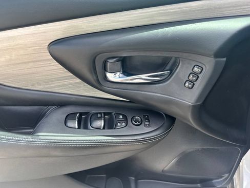 Used 2018 Nissan Murano SL w/ Moonroof Package FWD image 15