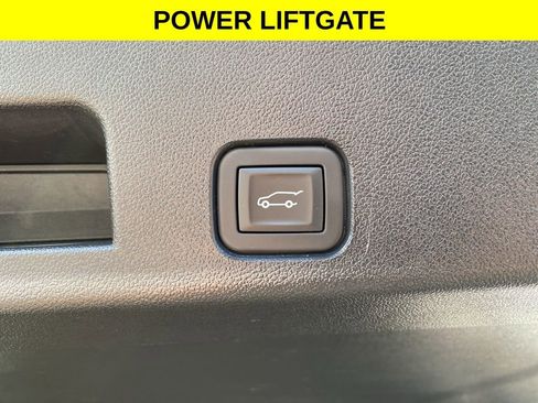 Used 2025 GMC Acadia Elevation image 19