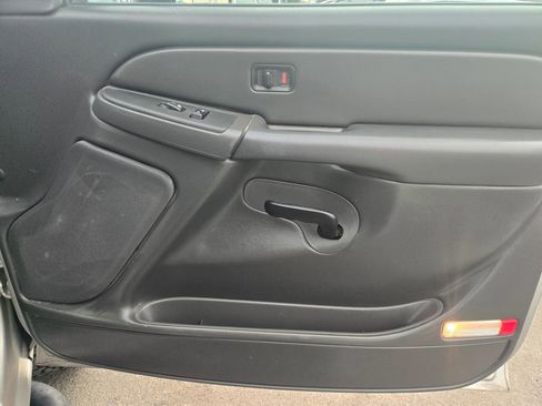 Used 2007 Chevrolet Silverado 2500 LT w/ Heavy-Duty Power Package image 13