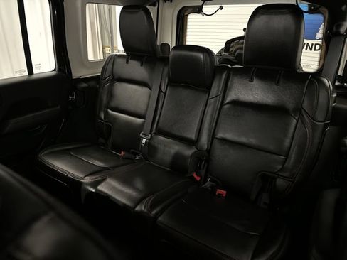 Used 2022 Jeep Wrangler Unlimited Rubicon w/ Steel Bumper Group AWD/4WD image 28