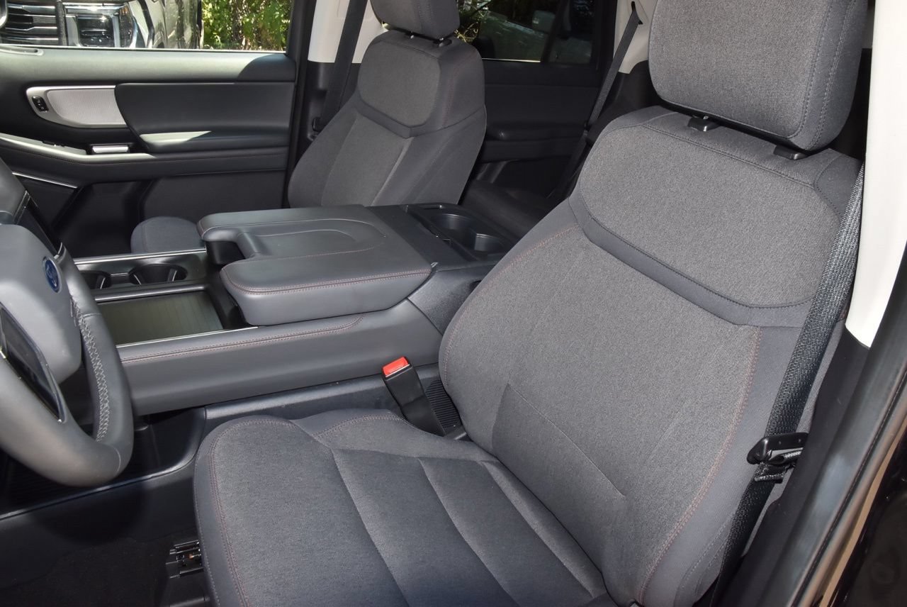 Used 2025 Ford Expedition Active RWD image 32