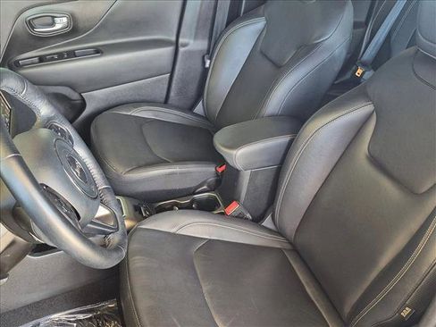 Used 2020 Jeep Renegade Altitude AWD/4WD image 15