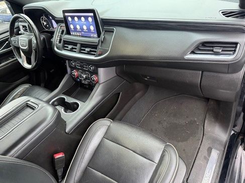 Used 2021 GMC Yukon XL SLT image 17