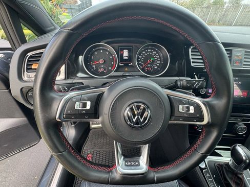 Used 2018 Volkswagen GTI SE image 14