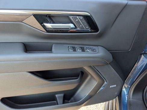 New 2026 Chevrolet Suburban Premier w/ Sun And Tow Package image 20