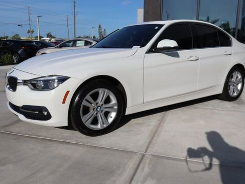 Used 2018 BMW 330i Sedan RWD image 8