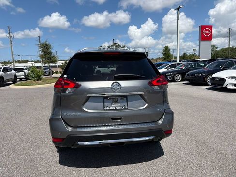 Used 2019 Nissan Rogue SV w/ Premium Package FWD image 6