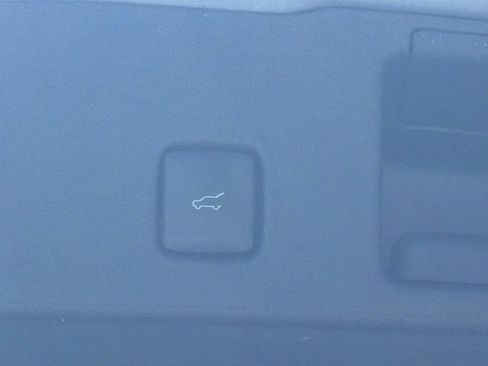 Used 2022 Ford Escape SEL w/ Technology Package FWD image 9