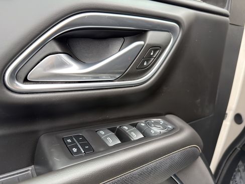 Used 2024 Chevrolet Suburban Premier AWD/4WD image 27