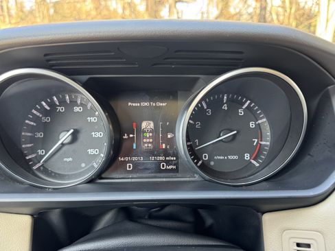 Used 2014 Land Rover Range Rover Sport HSE image 36