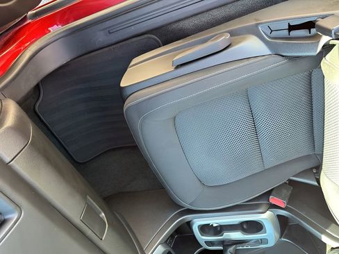 Used 2016 Chevrolet Colorado LT image 12