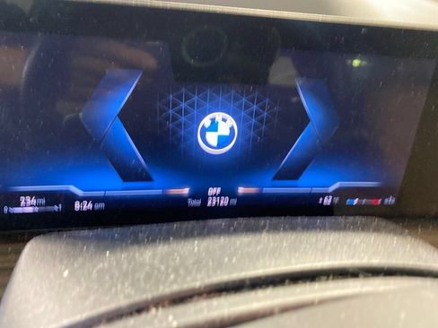 Used 2024 BMW X5 xDrive40i w/ M Sport Package AWD/4WD image 11
