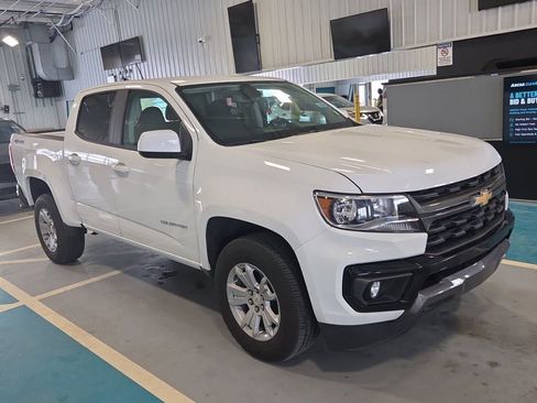 Used 2021 Chevrolet Colorado LT image 2