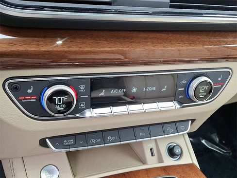 Used 2022 Audi Q5 2.0T Premium Plus image 16