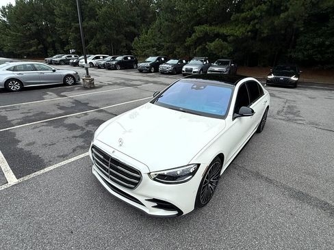 Used 2022 Mercedes-Benz S 580 4MATIC Sedan w/ AMG Line Package image 37