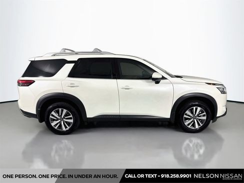 Certified 2023 Nissan Pathfinder SL w/ Lighting Package (N92) AWD/4WD image 4