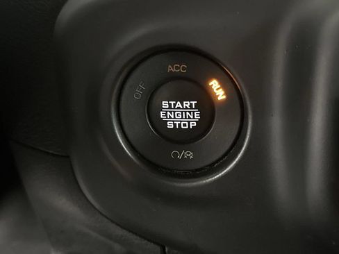Used 2021 Jeep Wrangler Unlimited Sahara AWD/4WD image 43