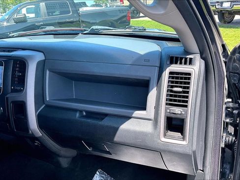 Used 2017 RAM 1500 Express w/ Express Value Package AWD/4WD image 16
