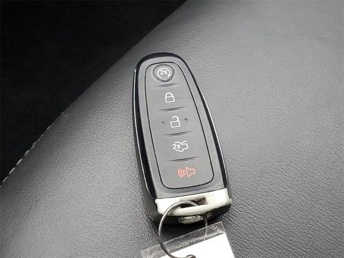 Used 2019 Ford Escape Titanium image 31