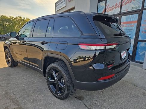 New 2025 Jeep Grand Cherokee Limited w/ Luxury Tech Group II image 7