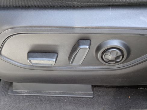 Used 2021 Jeep Grand Cherokee L Laredo image 13