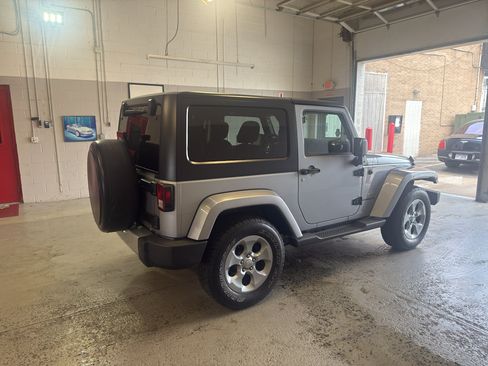 Used 2015 Jeep Wrangler Sahara w/ Connectivity Group AWD/4WD image 8