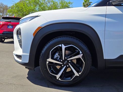 Used 2021 Chevrolet TrailBlazer RS w/ Technology Package FWD image 9