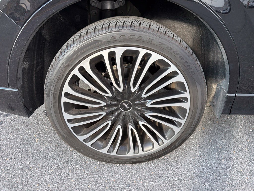 Certified 2025 Lincoln Aviator Black Label AWD/4WD image 11