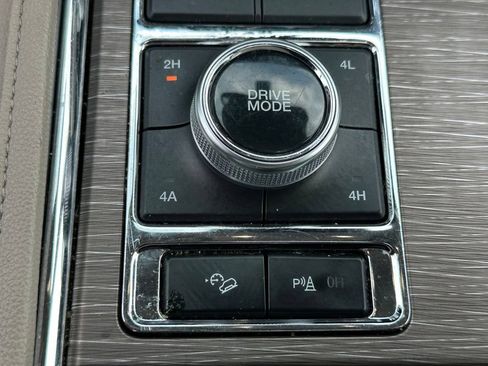 Used 2023 Ford Expedition Limited AWD/4WD image 7