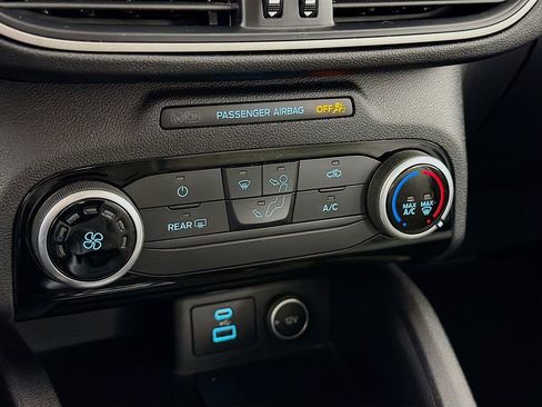 Used 2021 Ford Escape S image 18