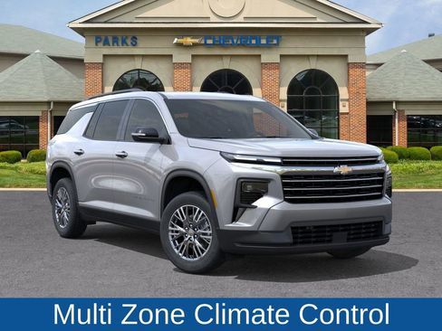 New 2026 Chevrolet Traverse LT w/ Driver Confidence Package image 8