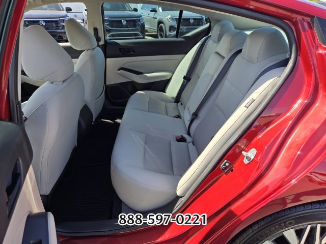 Used 2024 Nissan Altima 2.5 SV w/ SV Premium Package FWD image 12