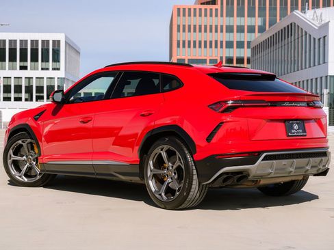 Used 2019 Lamborghini Urus image 7
