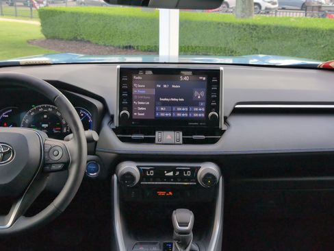 Certified 2022 Toyota RAV4 XSE AWD/4WD image 29