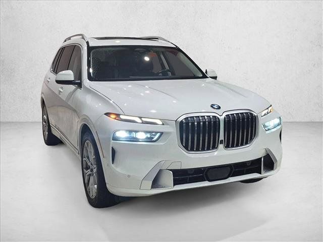 Used 2023 BMW X7 xDrive40i AWD/4WD image 3