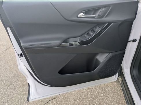 New 2026 Chevrolet Equinox LT image 9