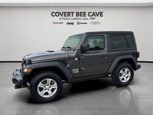 Used 2019 Jeep Wrangler Sport S image 4