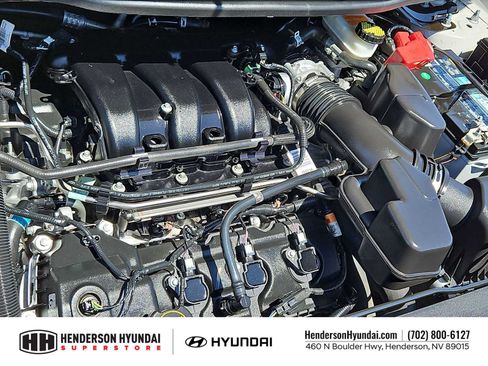 Used 2018 Ford Explorer XLT w/ Equipment Group 202A FWD image 14