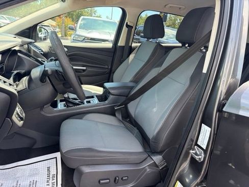 Used 2017 Ford Escape SE w/ Equipment Group 201A FWD image 14